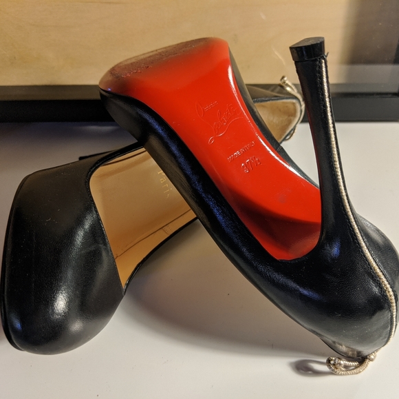 Christian Louboutin Black Pumps w Silver Line - Picture 5 of 8